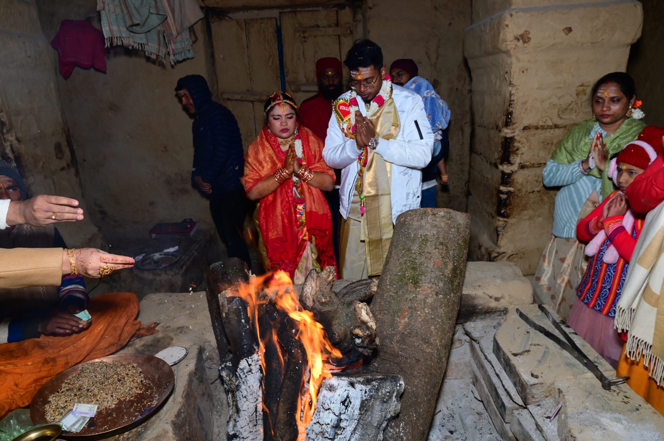 Triyuginarayan Wedding Planner | Pooja at Triyuginarayan Mandir Akhand Dhuni